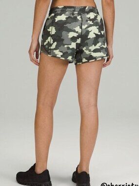 Like New Lululemon Hotty Hot Low Rise Short 4" Camo Green Swift Lined Size 10